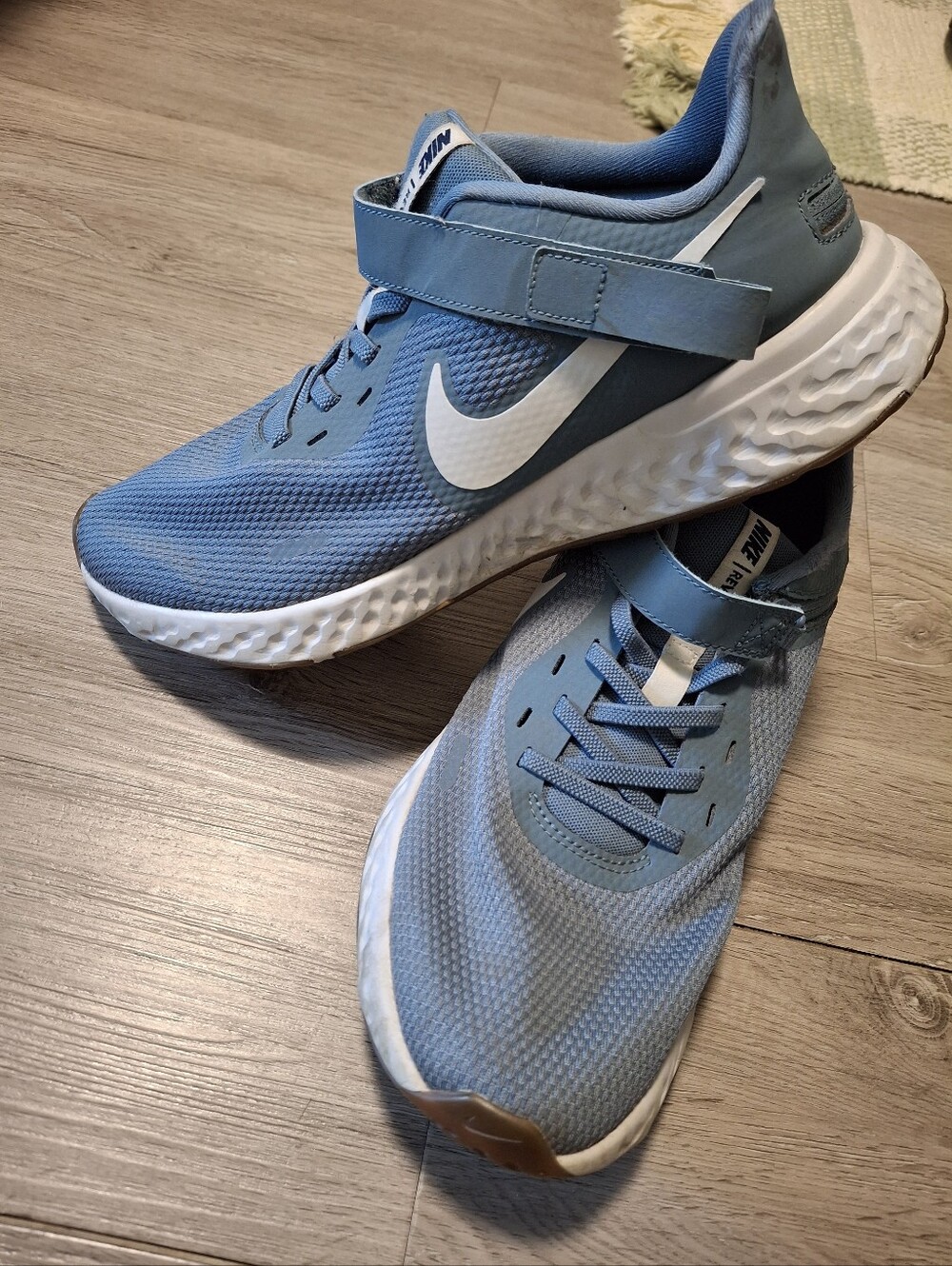 Nike Revolution 5 Flyease Mens Sz 10